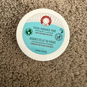 First Aid Beauty Facial Radiance Pads - 28 pads
